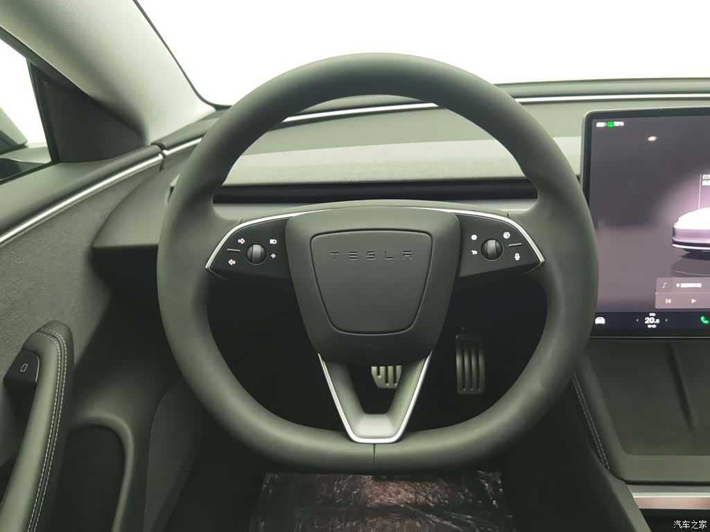 Tesla Model 3, 2024 11