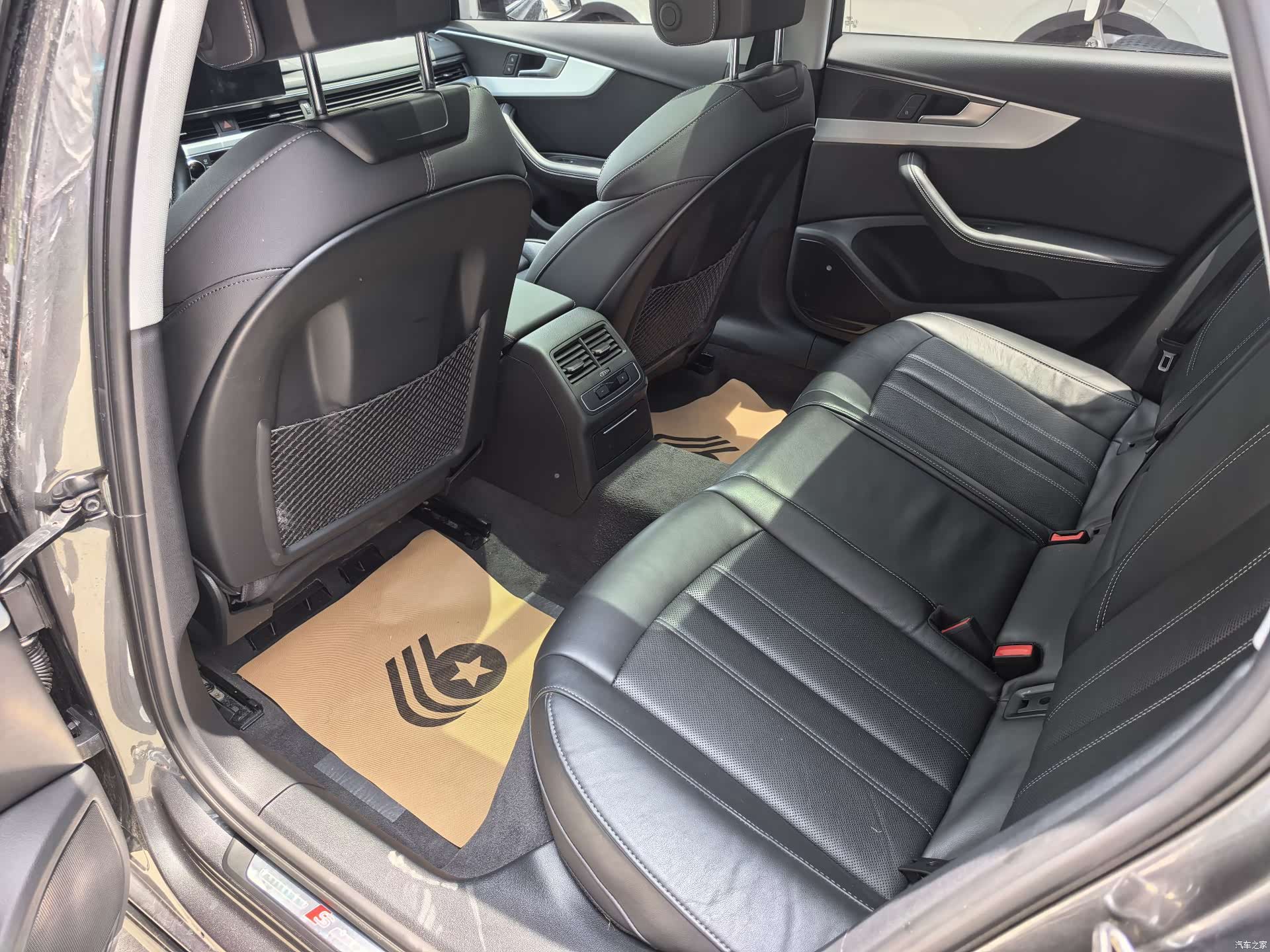 Audi A4L, 2022 11