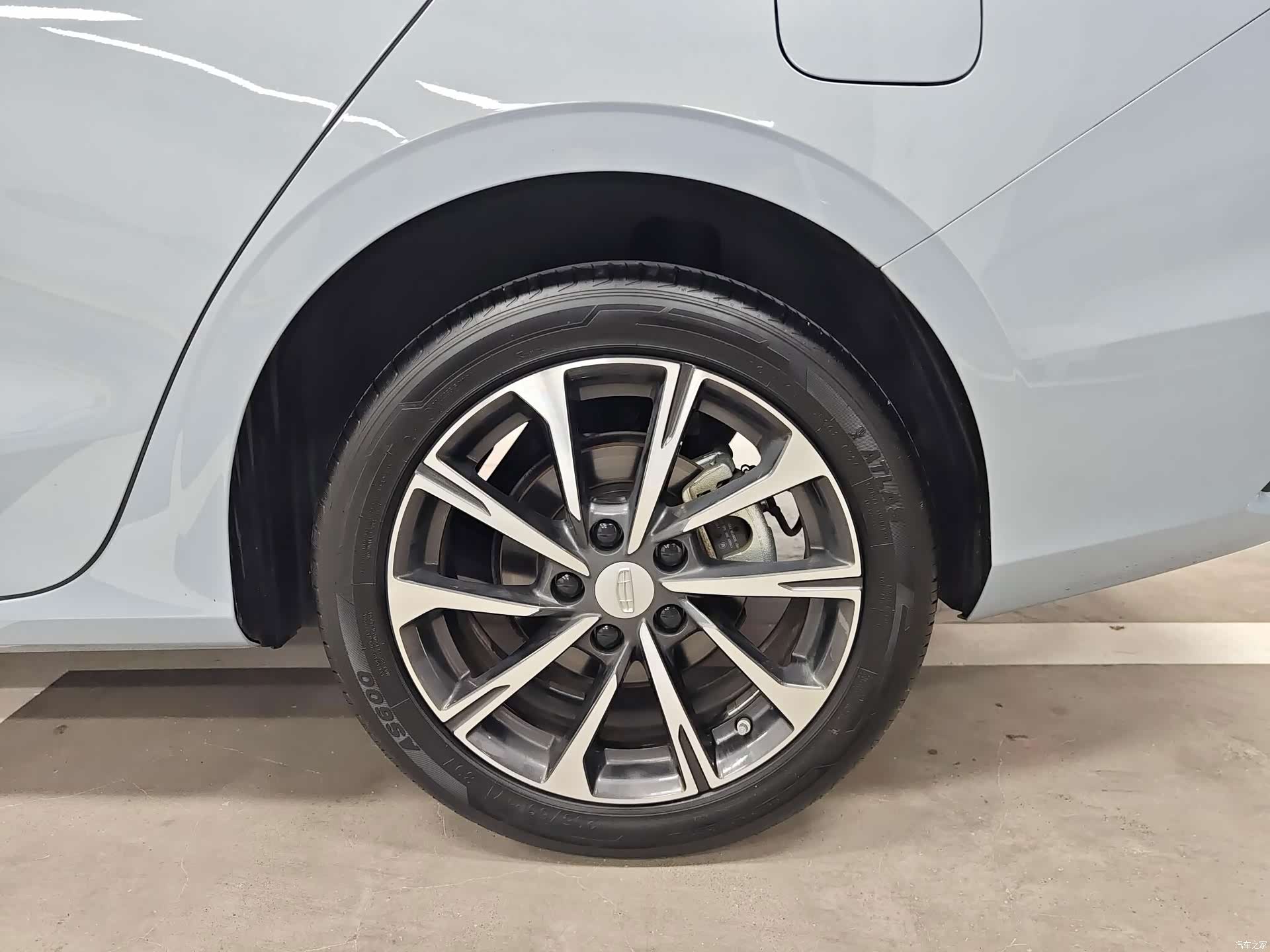 Geely Emgrand, 2024 15