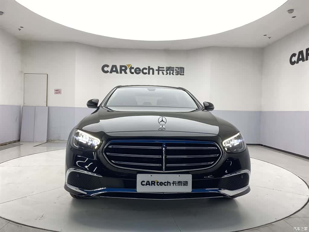 Mercedes-Benz E-Class, 2023 3