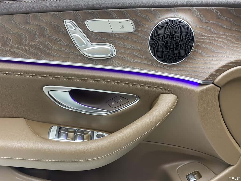 Mercedes-Benz E-Class, 2023 27