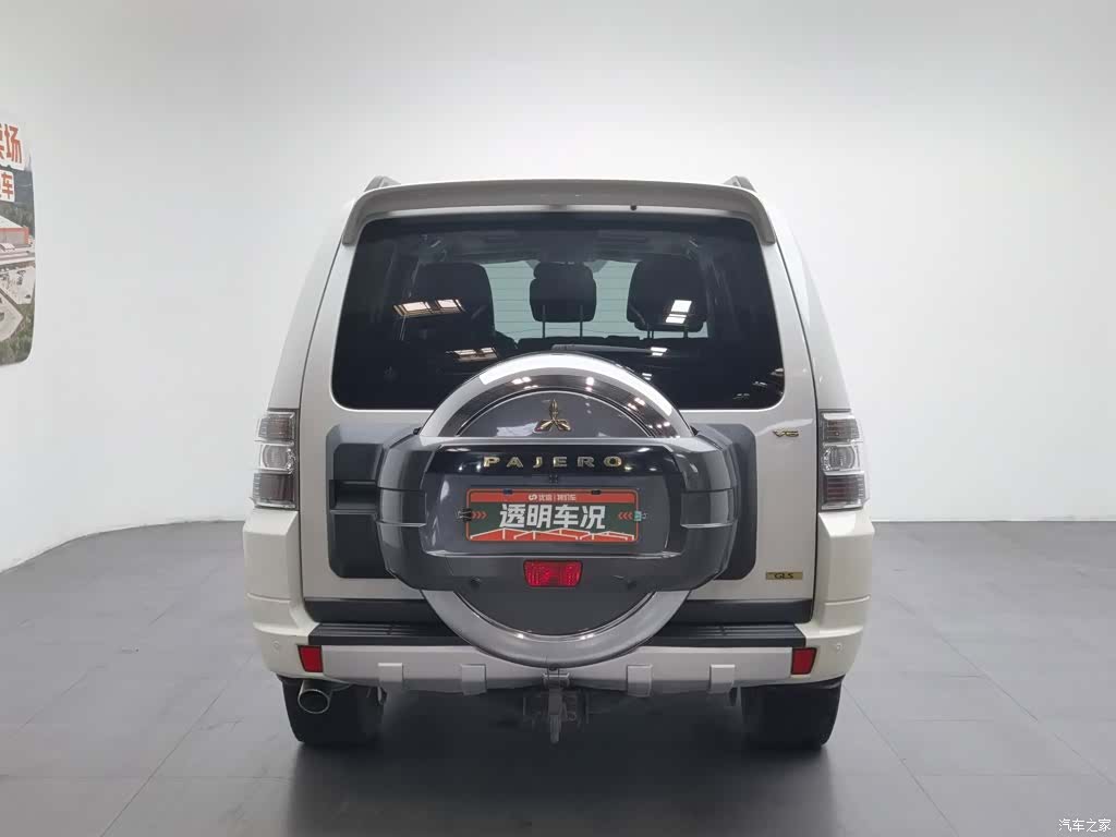 Mitsubishi Pajero, 2015 4