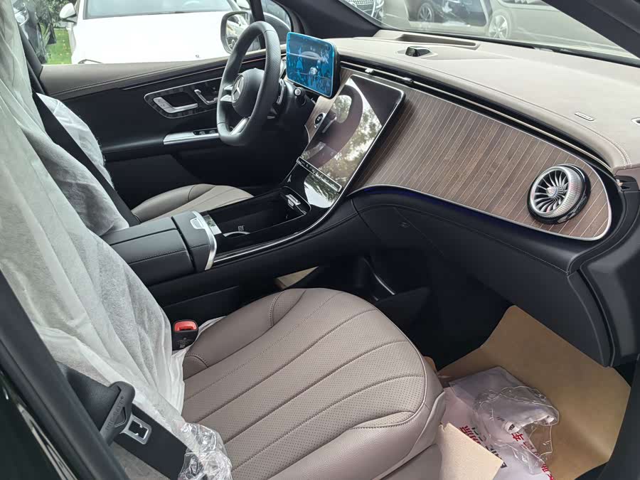 Mercedes-Benz EQE SUV 2026, фото 9