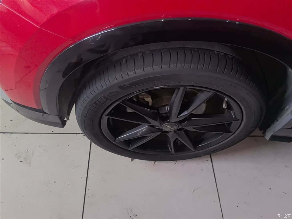 Audi Q2L, 2019 23