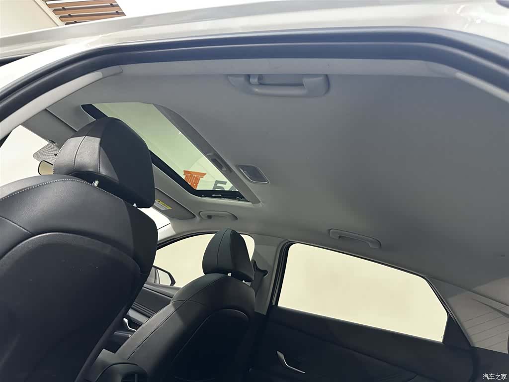 Hyundai Elantra, 2023 29