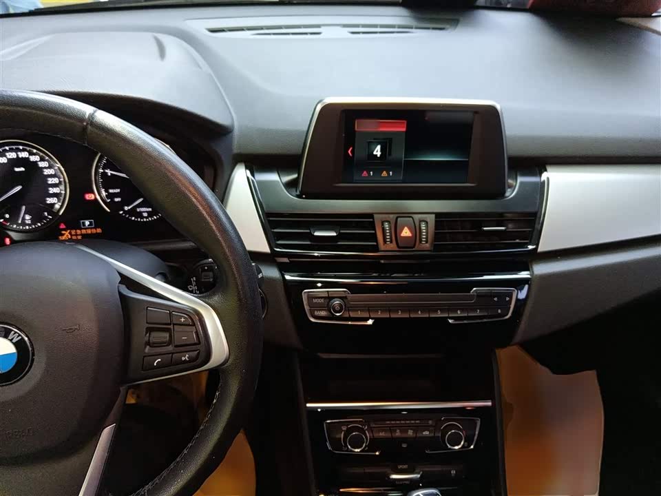 BMW 2 series multifunctional station wagon