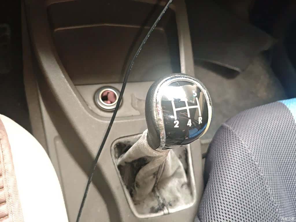 Wuling Hongguang, 2015 11
