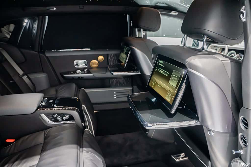 Rolls-Royce Phantom, 2021 15