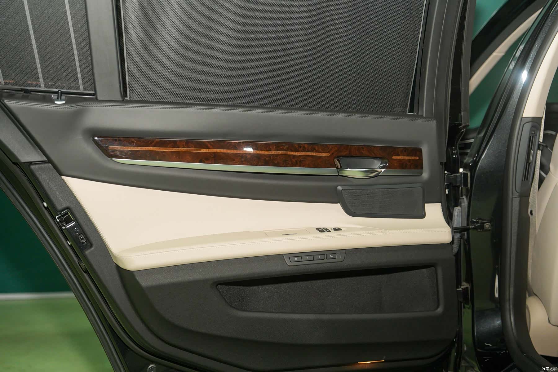 BMW 7 Series, 2012 16