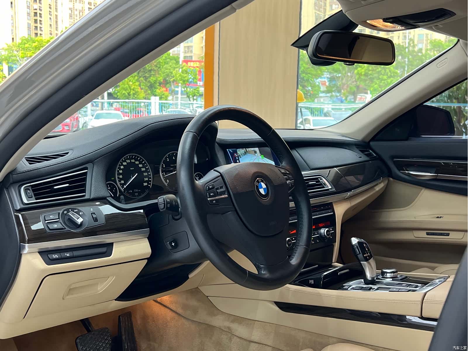 BMW 7 Series, 2012 16