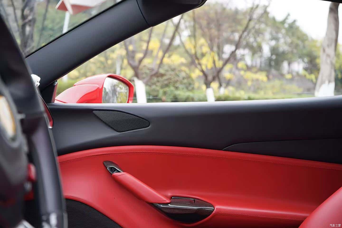 Ferrari 488, 2017 14
