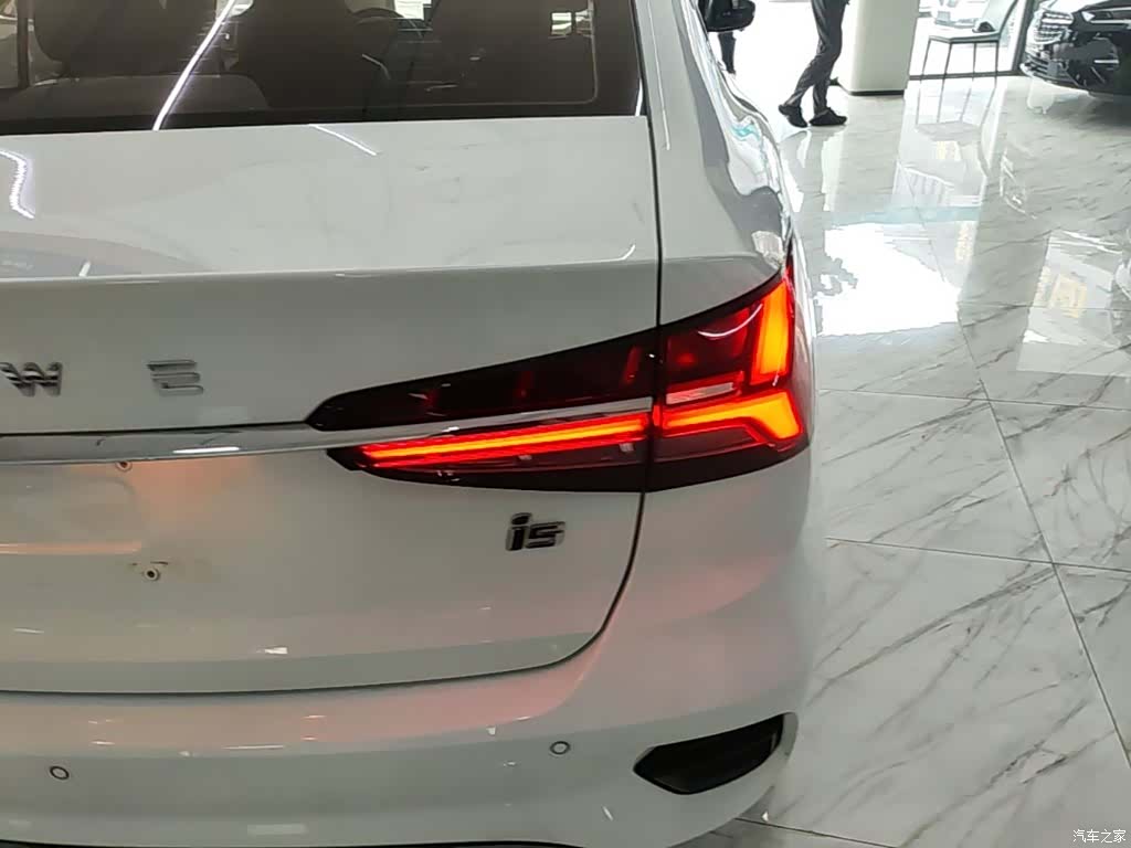 Roewe i5, 2023 8