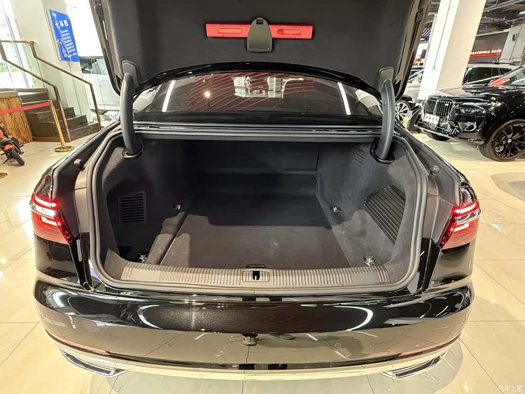 Audi A8L, 2022 10