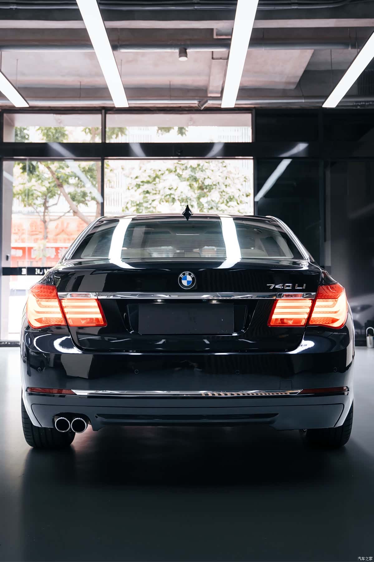 BMW 7 Series, 2011 4