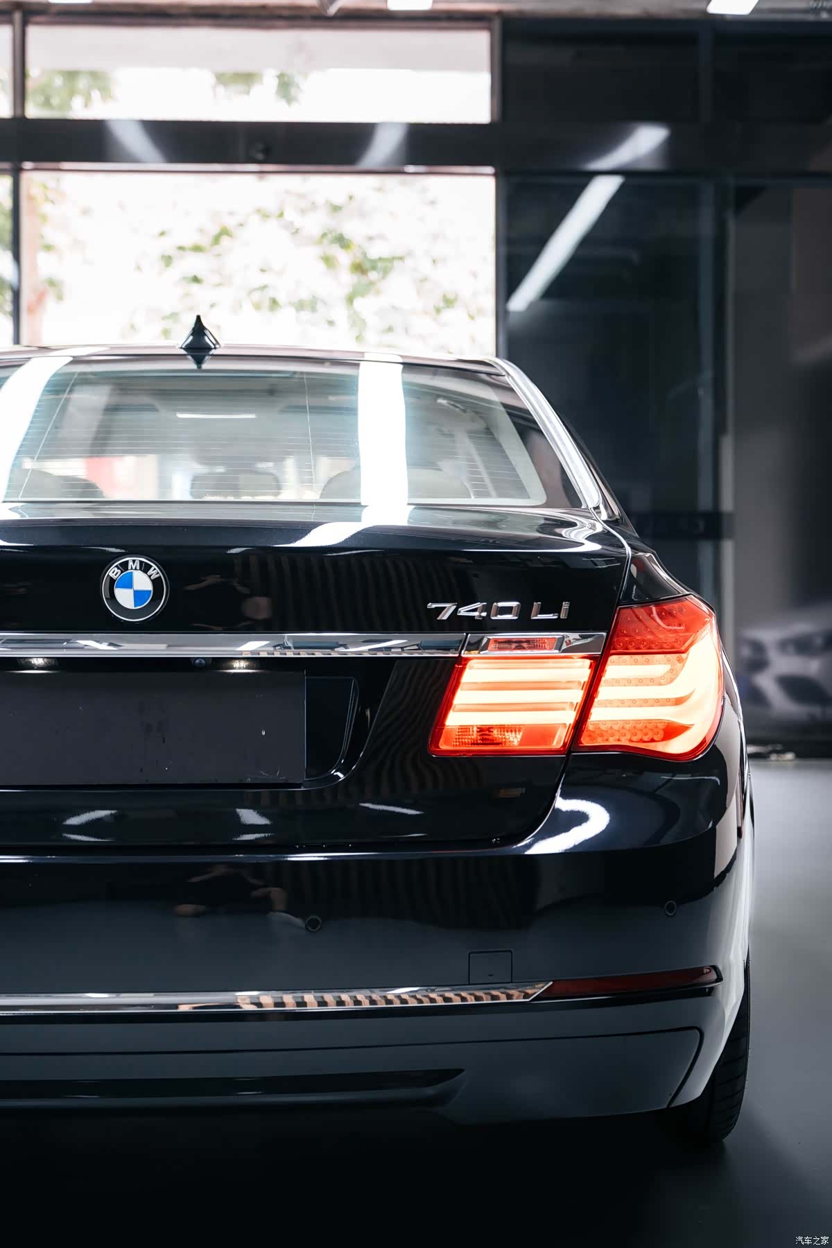 BMW 7 Series, 2011 6