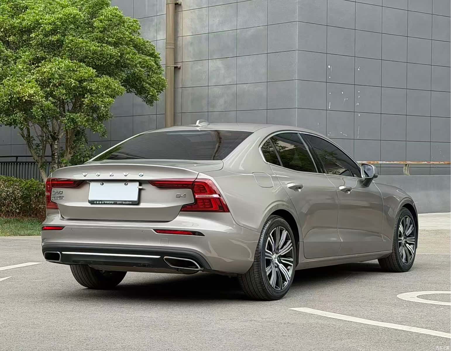 Volvo S60, 2022 все фото