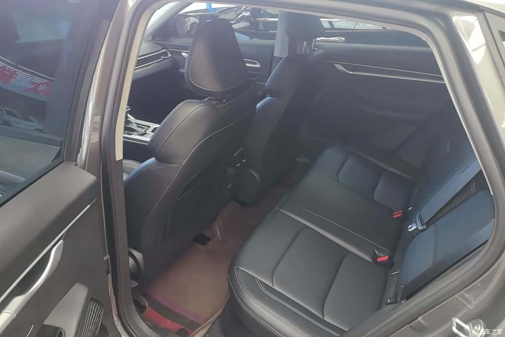 Geely Emgrand, 2025 11