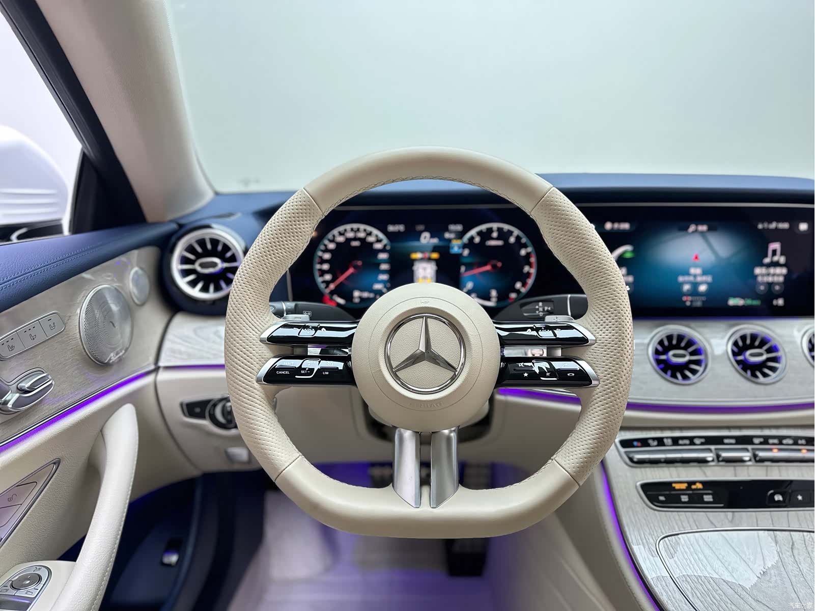 Mercedes-Benz E-Class, 2024 20