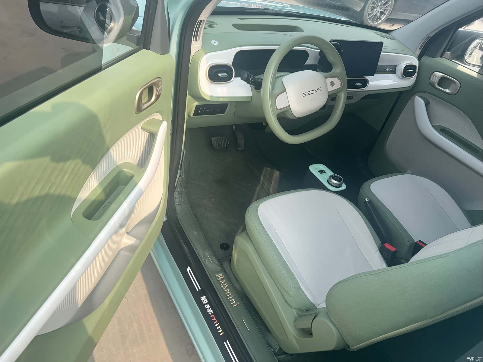 Geely Panda, 2025 4