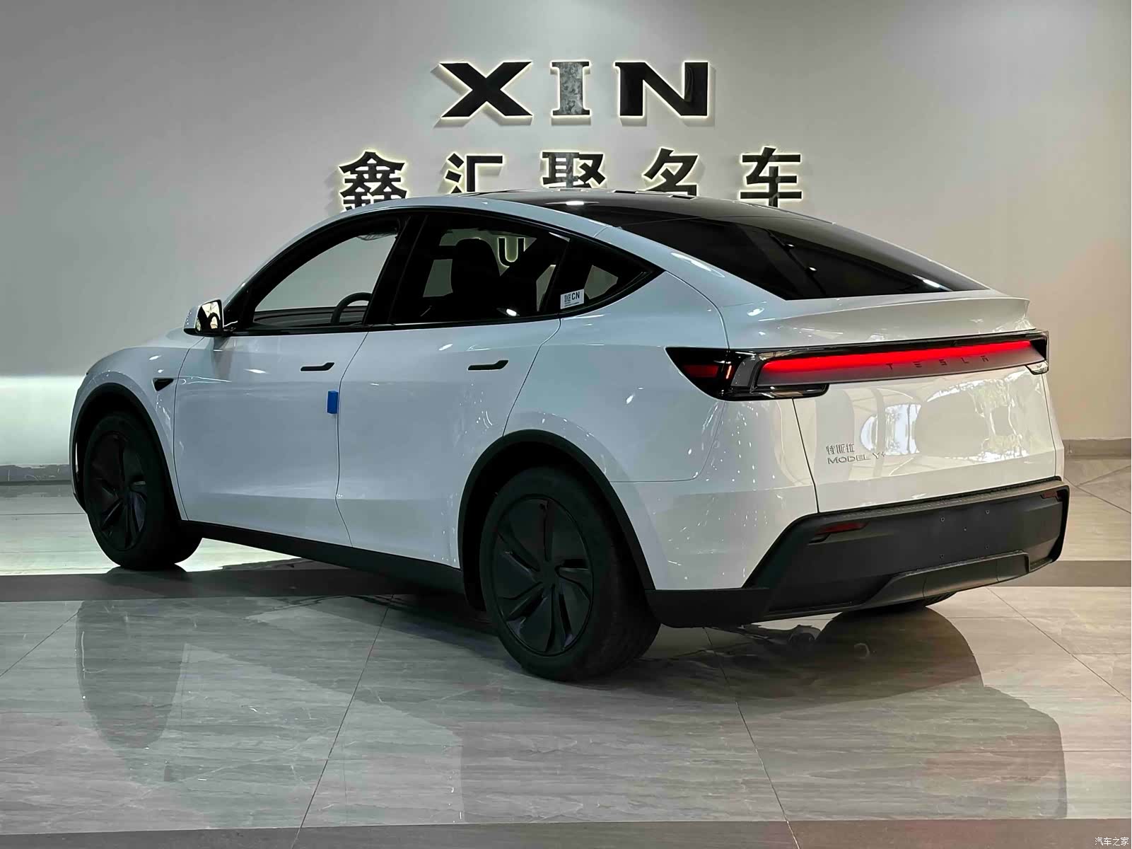 Tesla Model Y, 2026 6