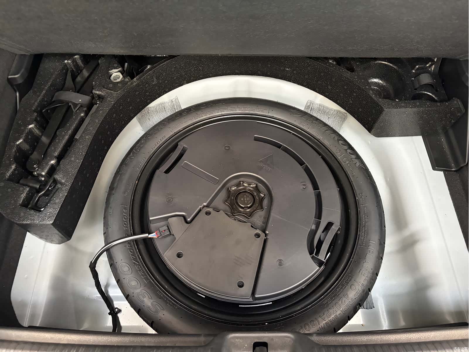 Audi Q2L, 2024 17