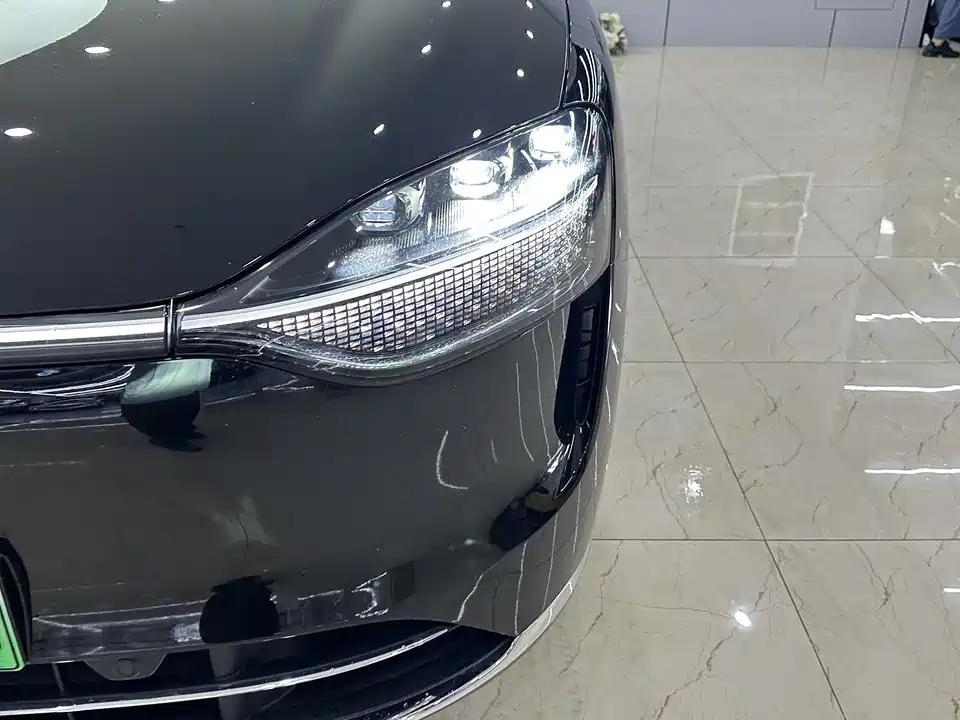 AITO Ask the world M9