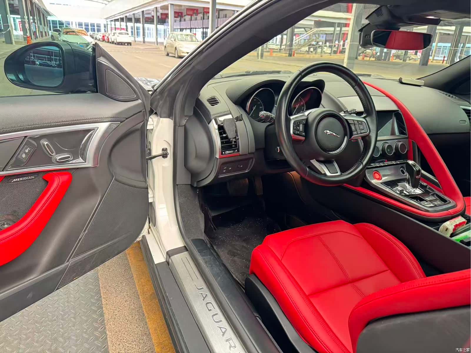 Jaguar F-TYPE, 2018 4