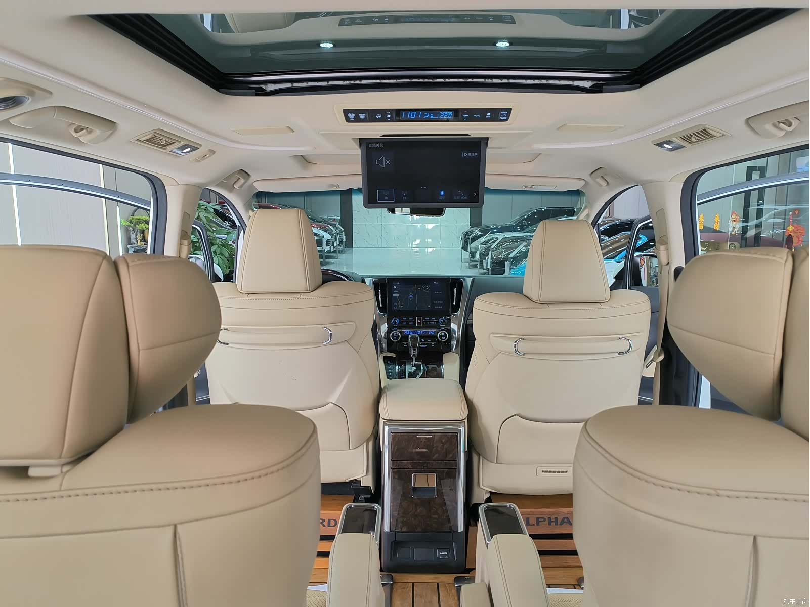 Toyota Alphard, 2021 6