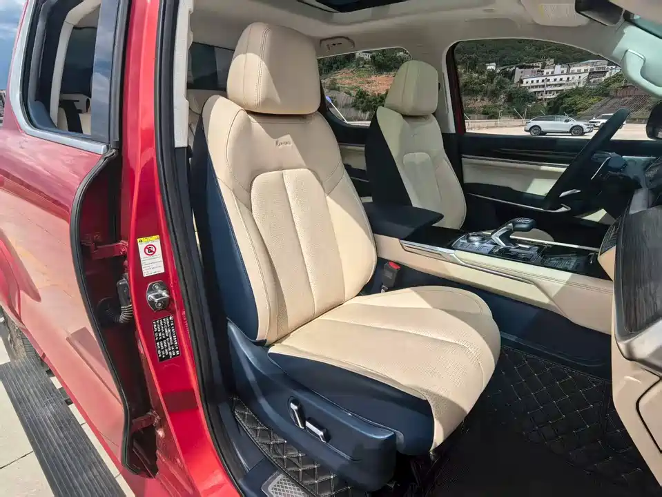 Great Wall Mountain and sea cannon