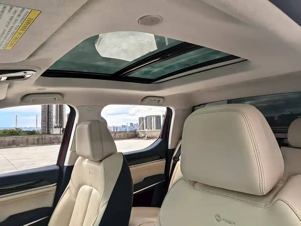 Great Wall Mountain and sea cannon