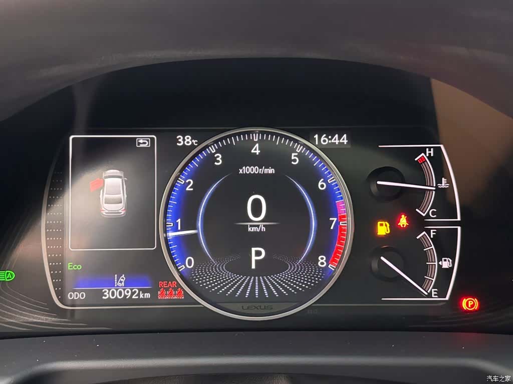 Lexus ES, 2022 14