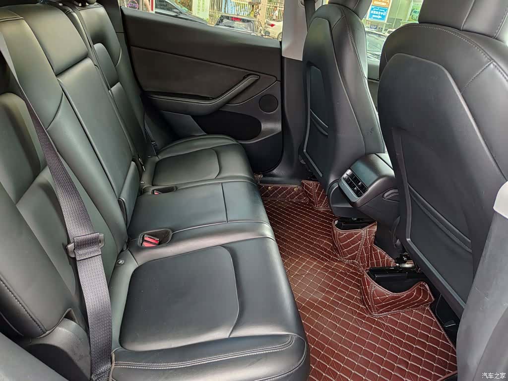 Tesla Model Y, 2021 11