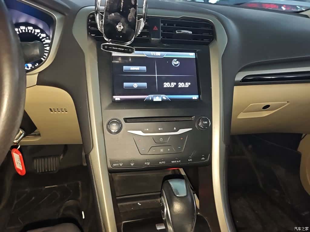 Ford Mondeo, 2014 13