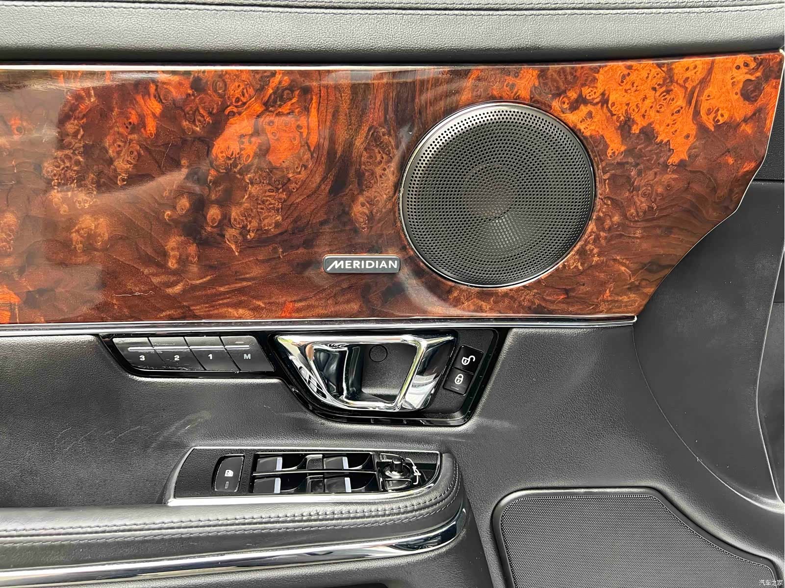 Jaguar XJ, 2015 15