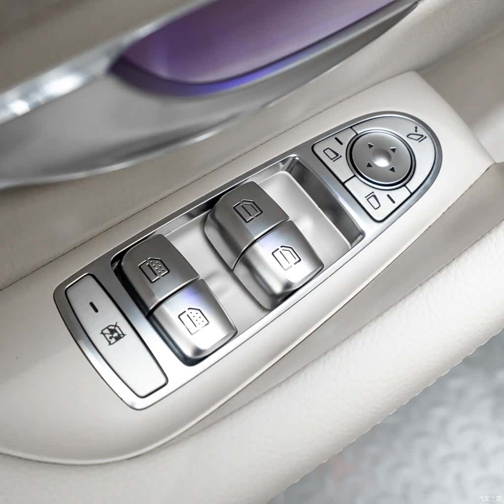 Mercedes-Benz E-Class, 2023 21