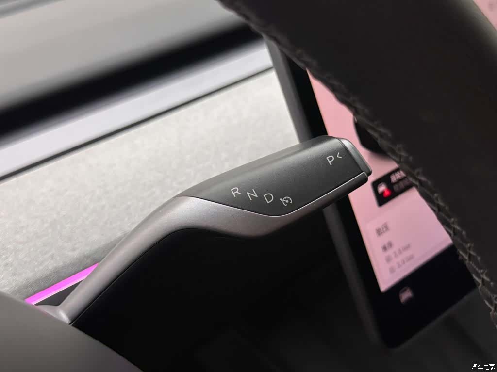Tesla Model Y, 2023 18