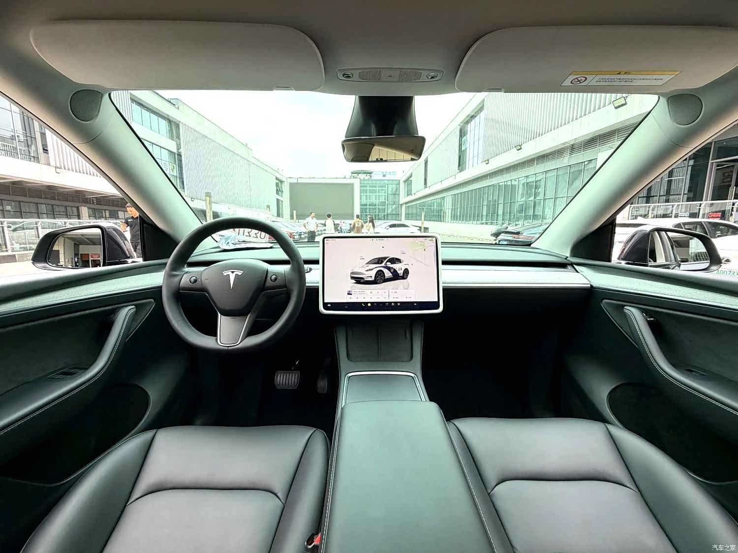 Tesla Model Y, 2024 9