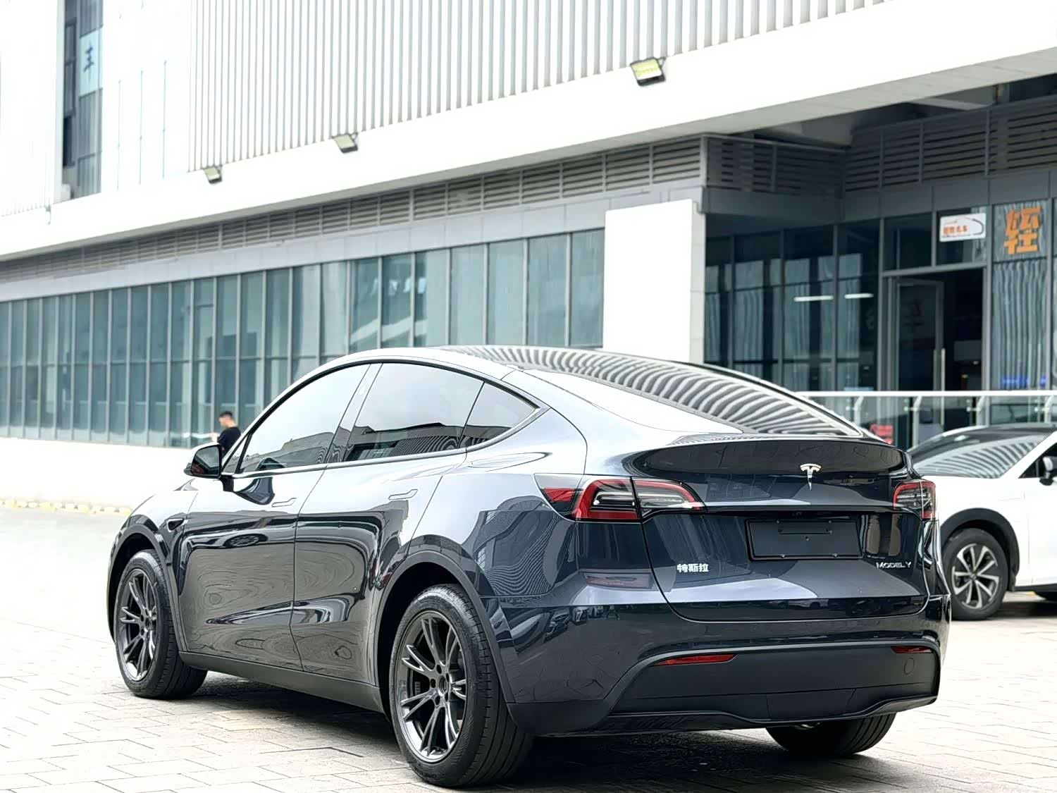 Tesla Model Y, 2024 все фото