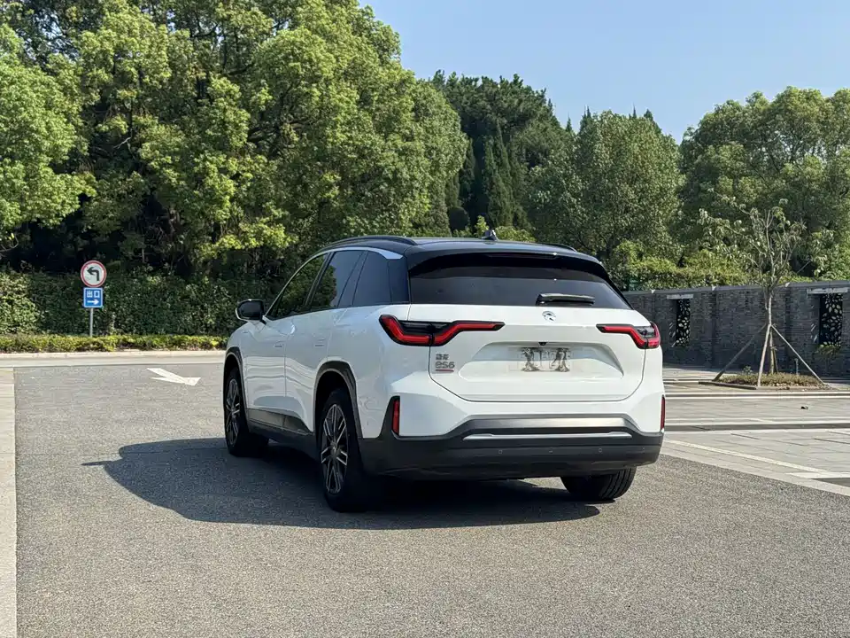 NIO ES6