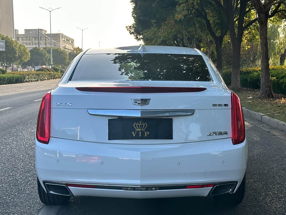 Cadillac XTS