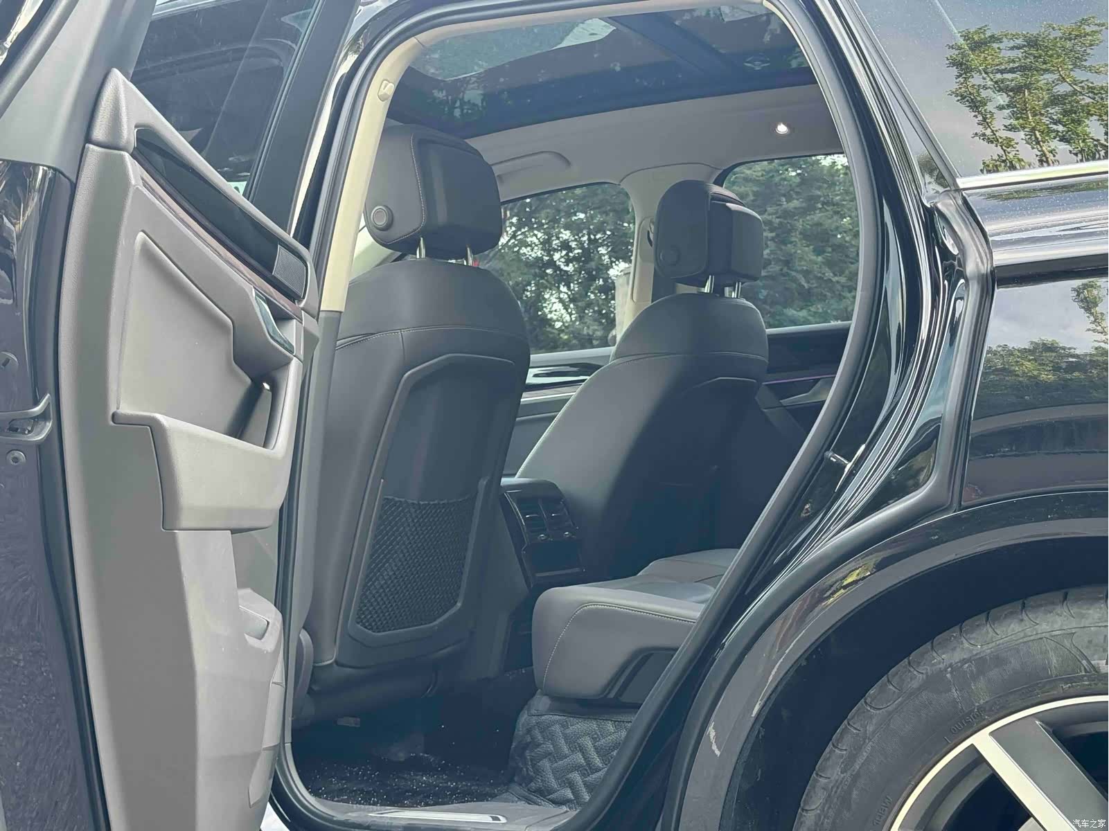 Volkswagen Touareg, 2020 12