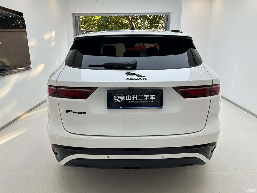 Jaguar F-PACE, 2023 4