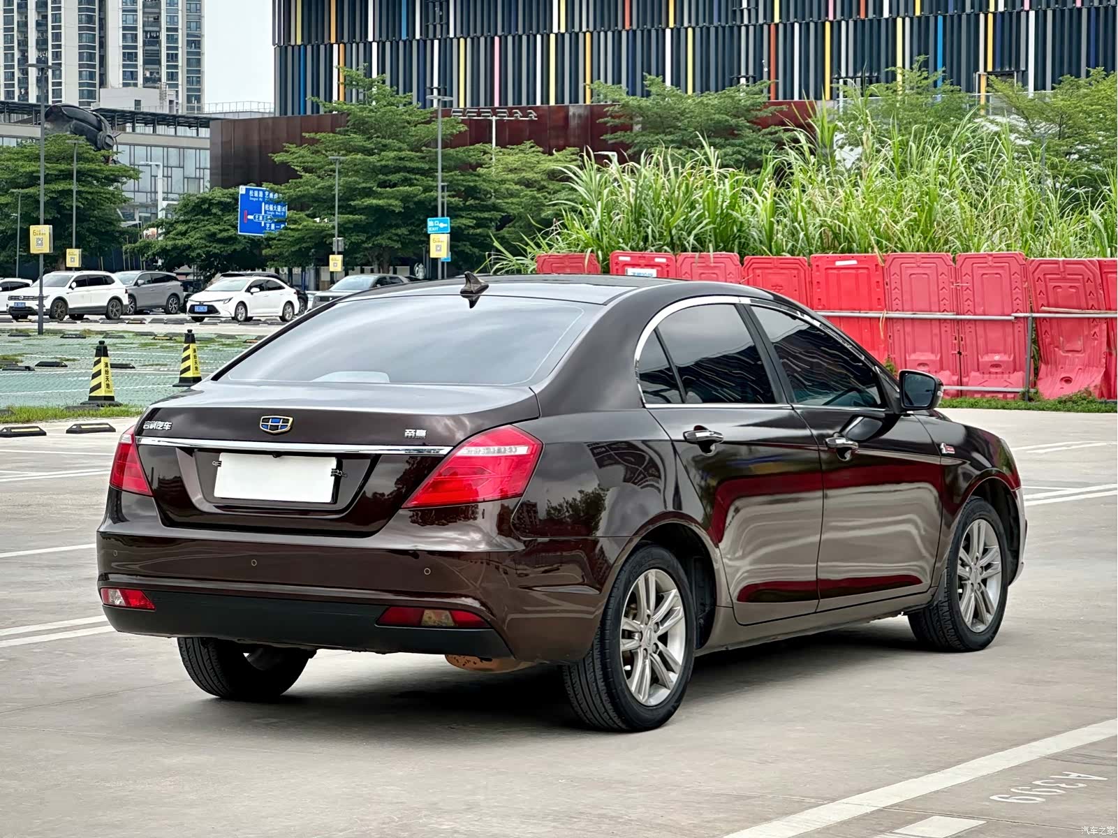 Geely Emgrand, 2017 4