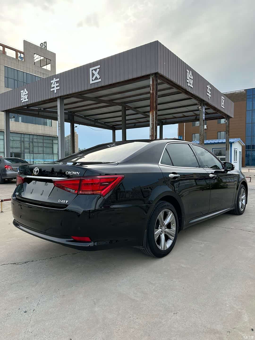 Toyota Crown, 2017 7