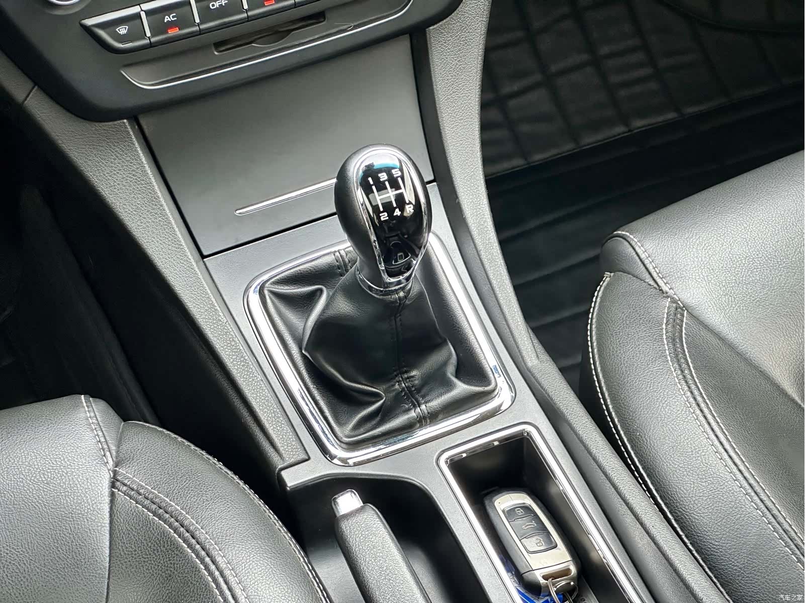 Geely Emgrand, 2017 17