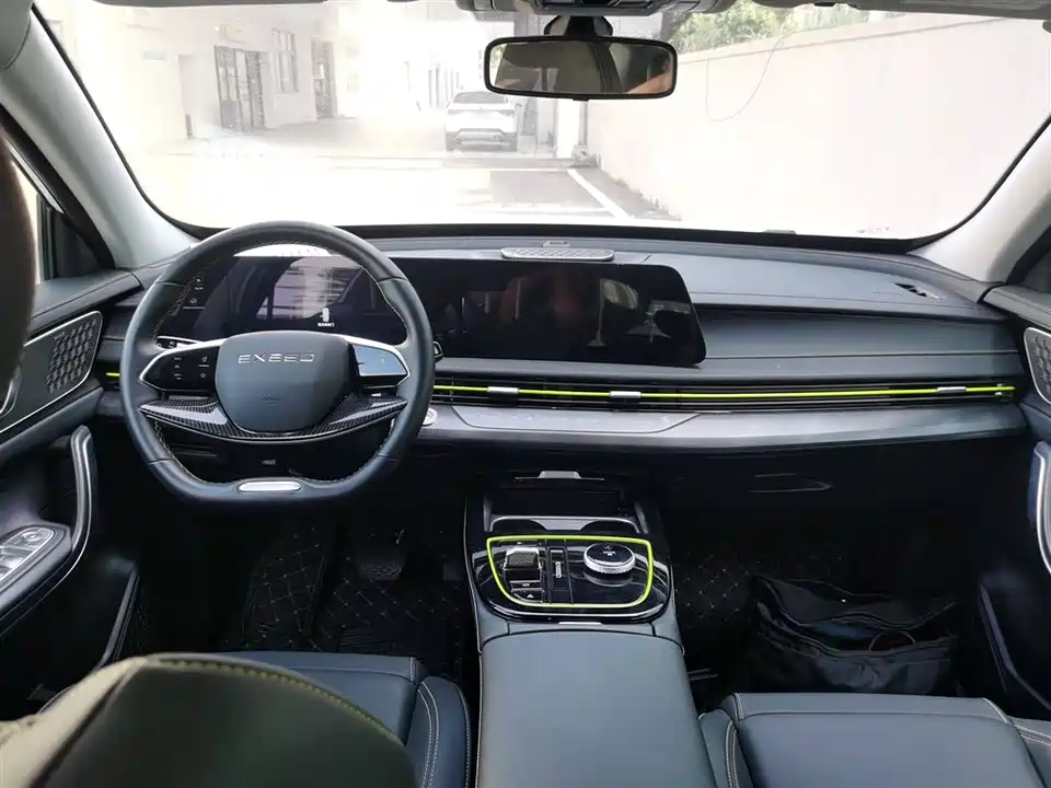 Exeed Chasing the wind