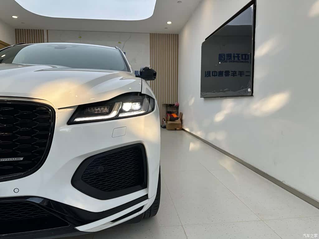 Jaguar F-PACE, 2023 6
