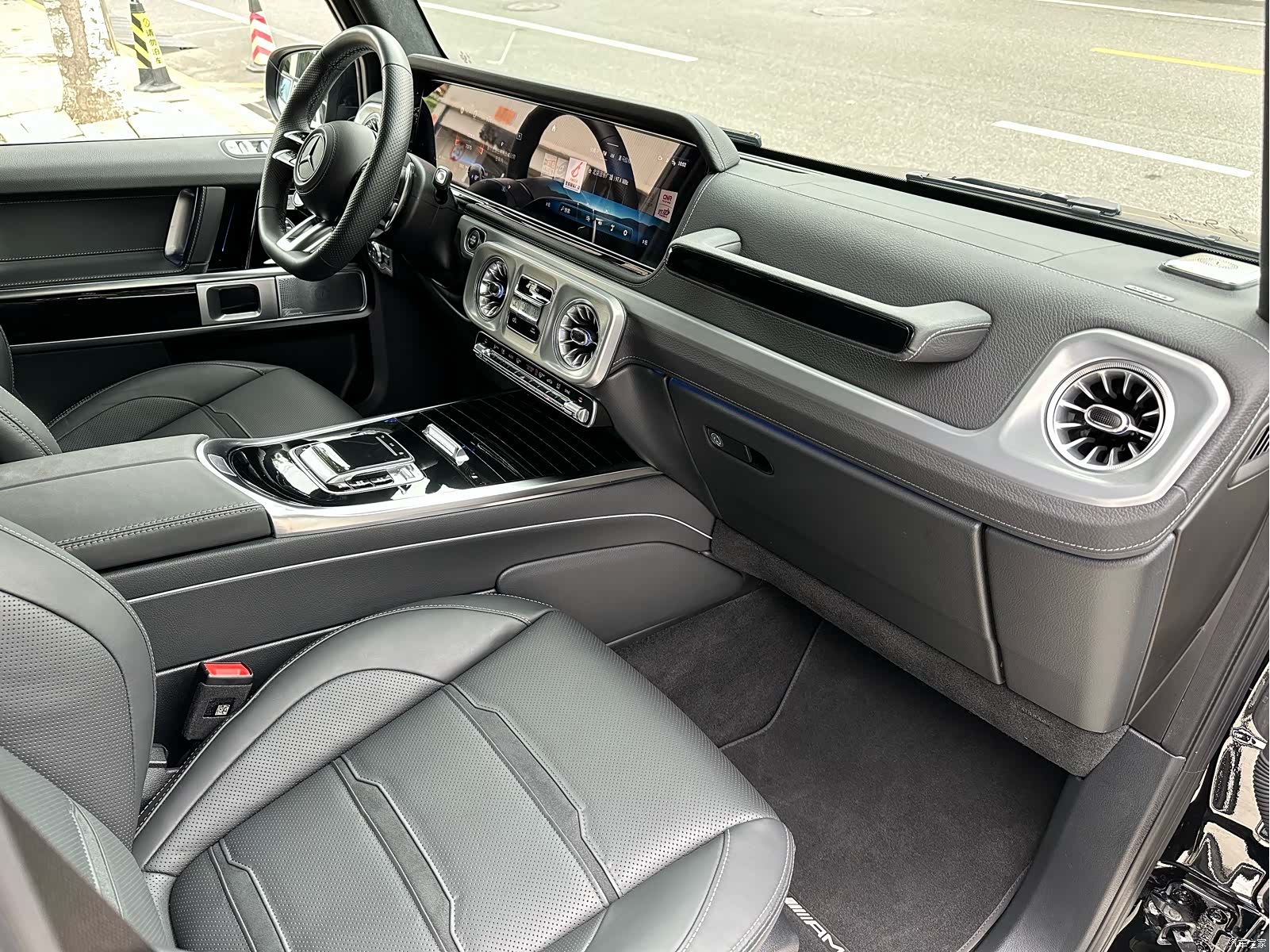 Mercedes-Benz G-Class, 2025 12
