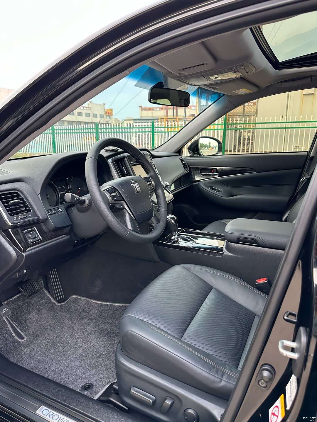 Toyota Crown, 2017 10