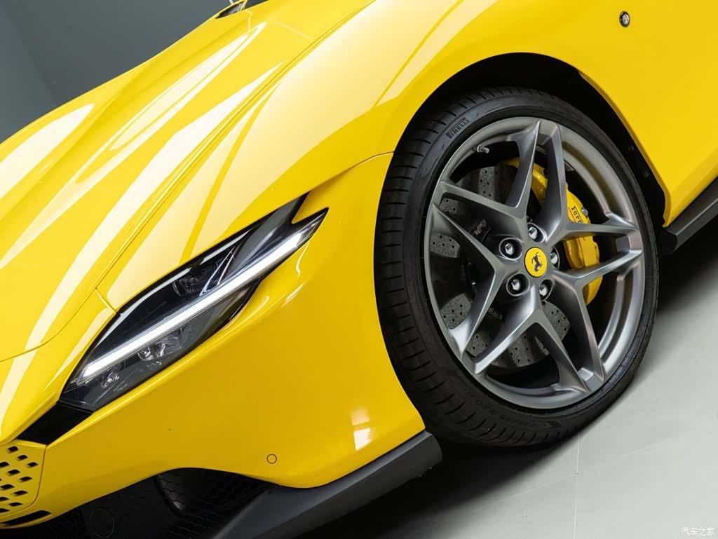 Ferrari Roma, 2023 3